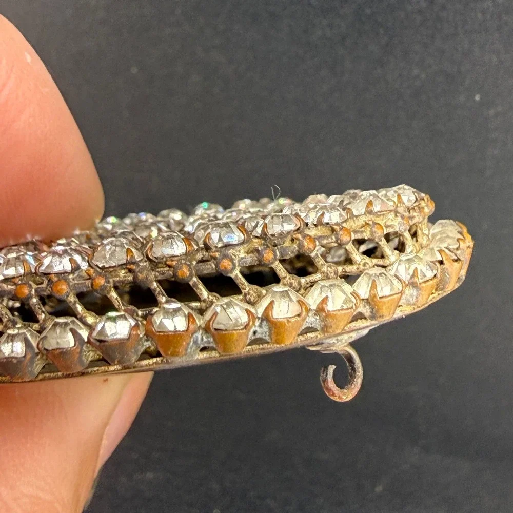 Estate ** brooch